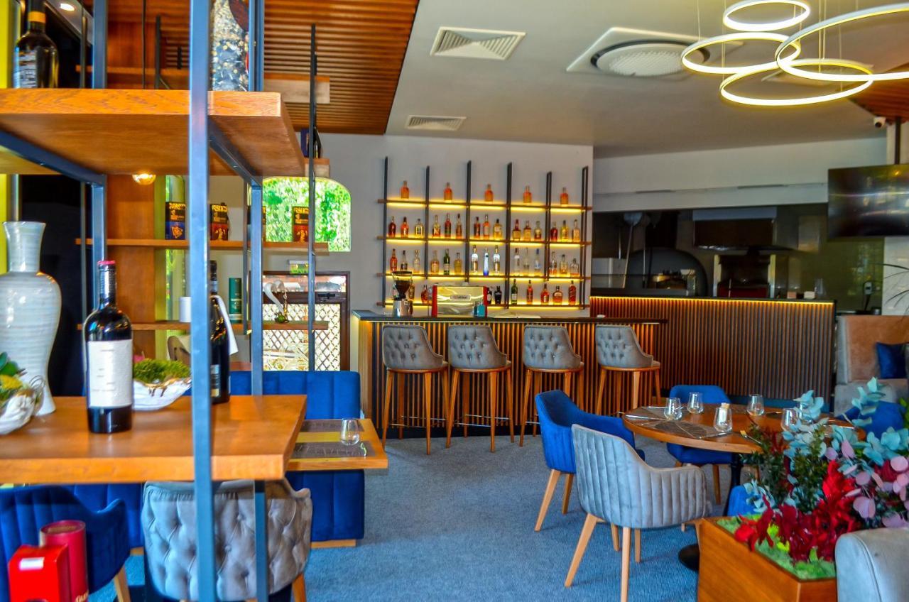 Park Hotel Stara Zagora Eksteriør bilde Restaurant in the hotel