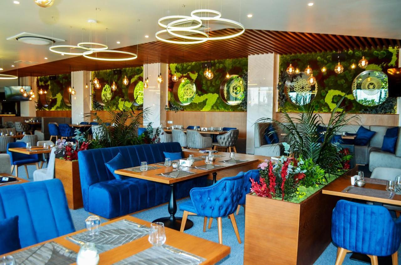 Park Hotel Stara Zagora Eksteriør bilde Restaurant in the hotel