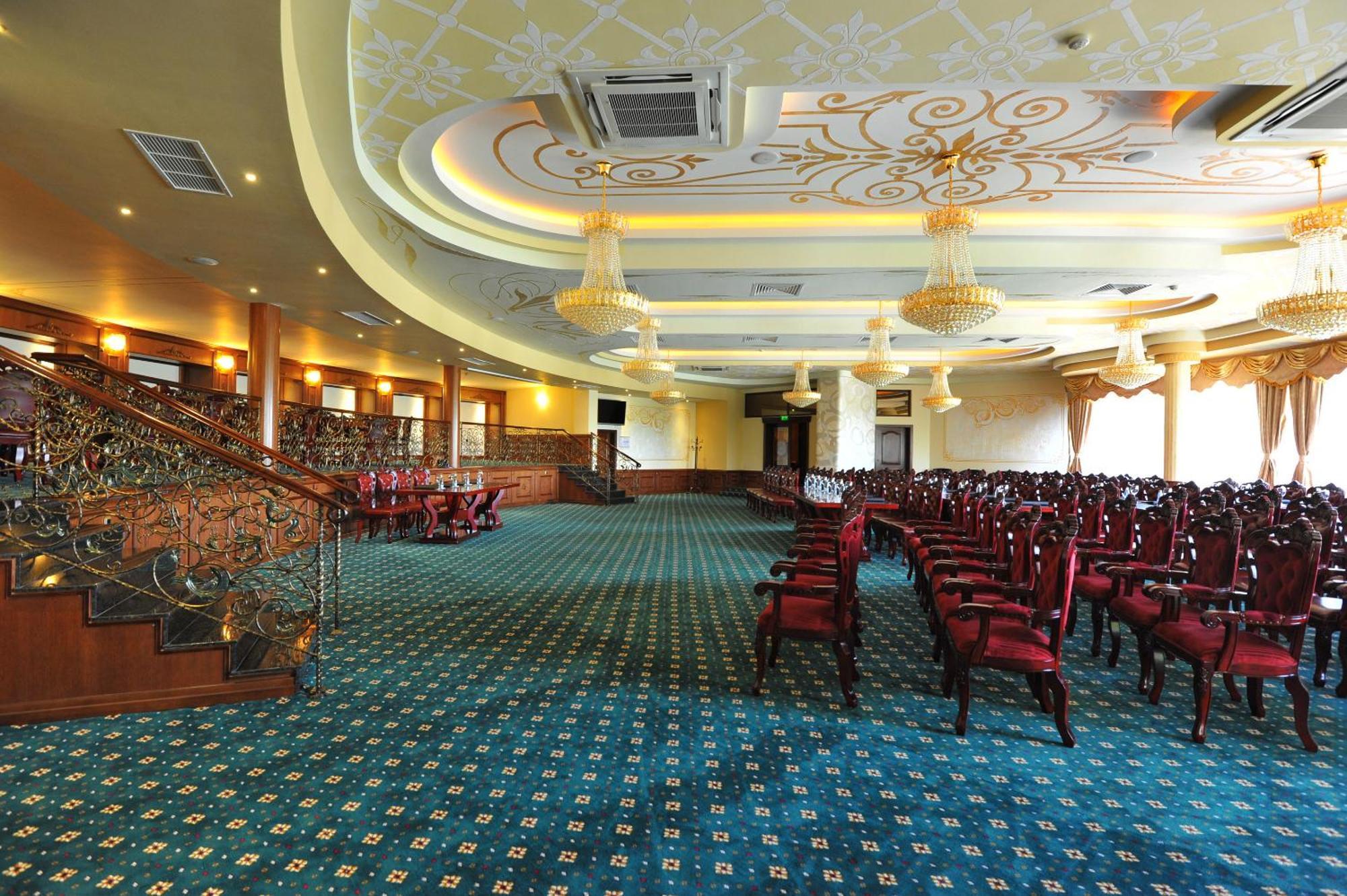 Park Hotel Stara Zagora Eksteriør bilde The interior of the main hall