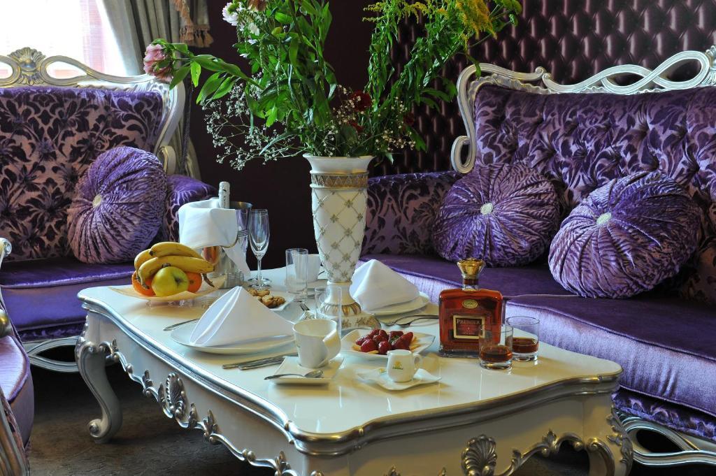 Park Hotel Stara Zagora Rom bilde A table set for afternoon tea