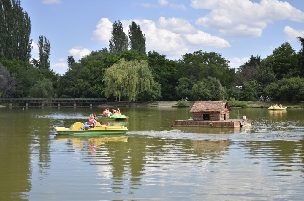 Park Hotel Stara Zagora Eksteriør bilde The lake