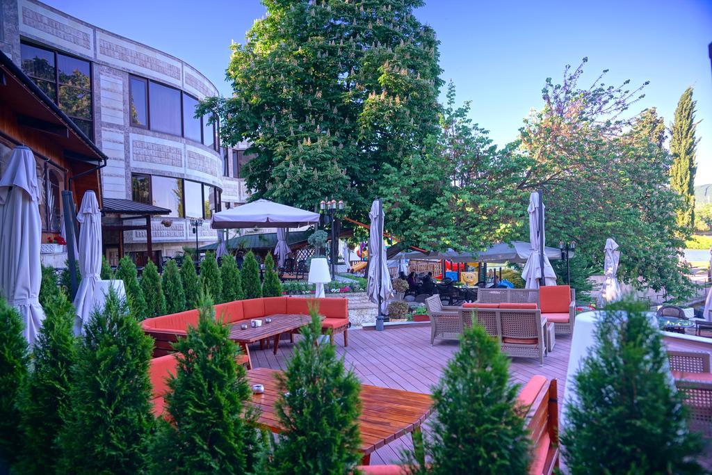 Park Hotel Stara Zagora Eksteriør bilde The hotel's terrace