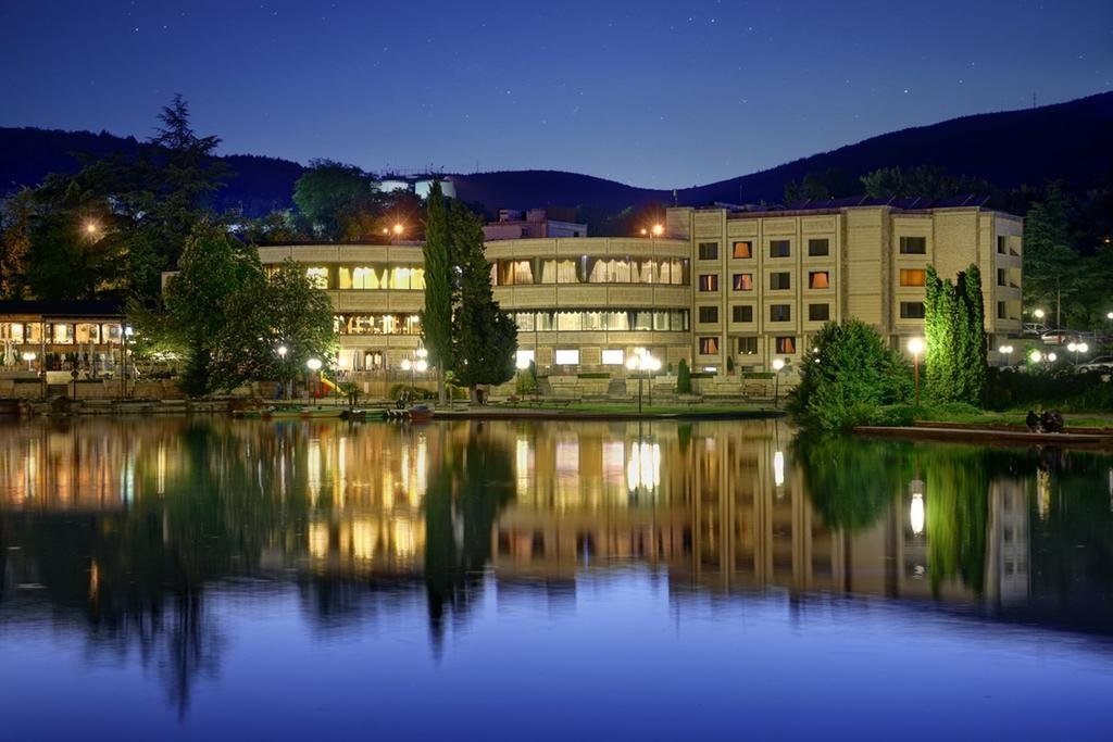 Park Hotel Stara Zagora Eksteriør bilde The University of Patras